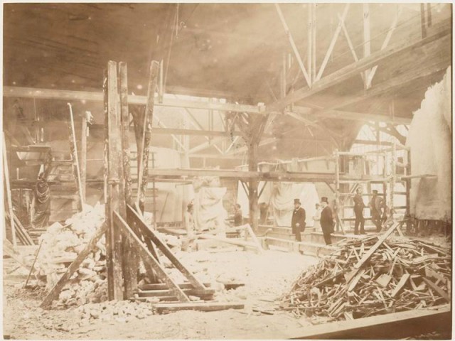 rare-photos-statue-of-liberty-under-construction-1883-3