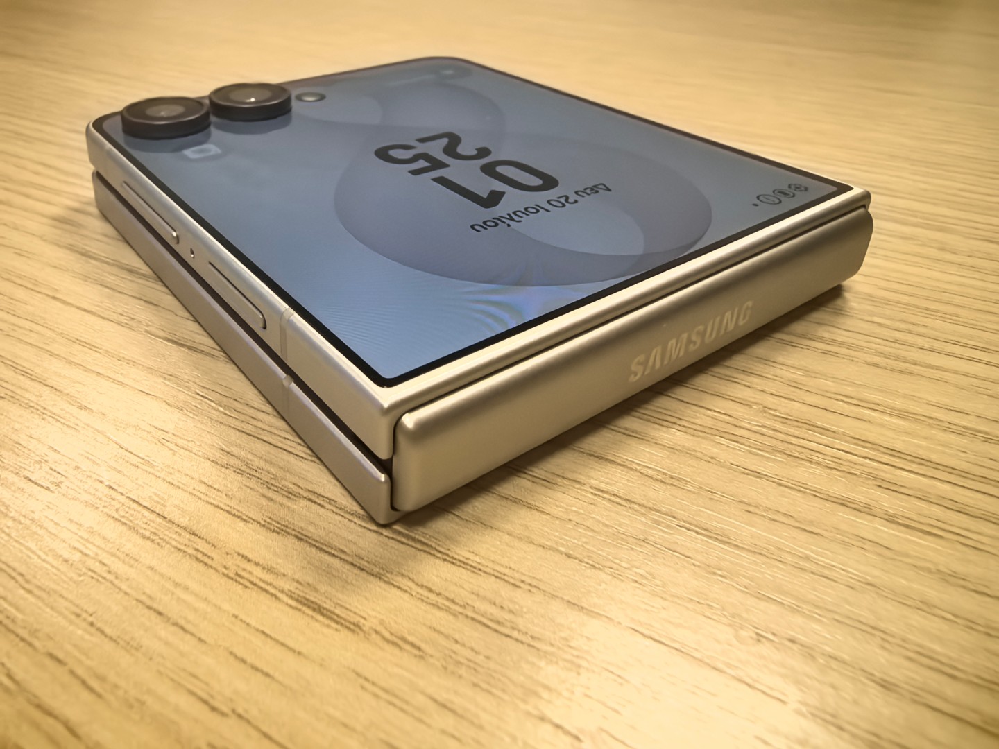 Galaxy Z Flip8